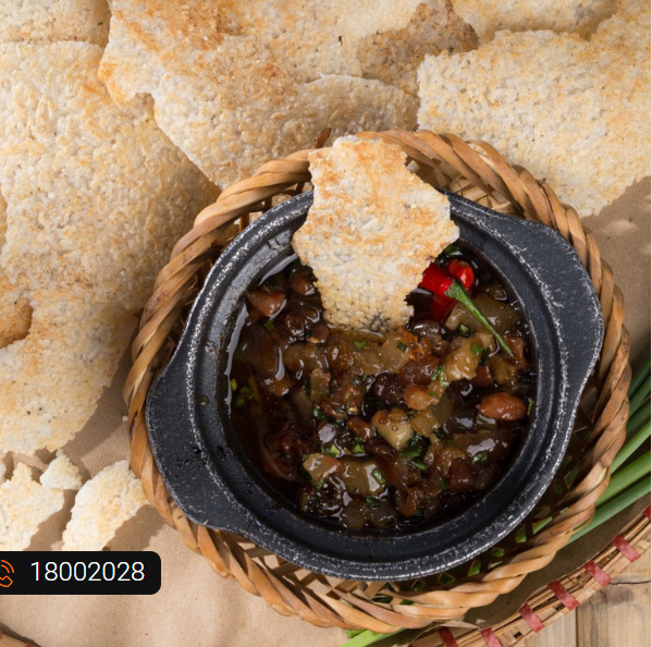 찐 소스에 담근 구운 쌀