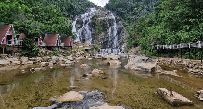 Thác Trắng Quảng Ngãi – địa điểm tham quan mà du khách không nên bỏ qua