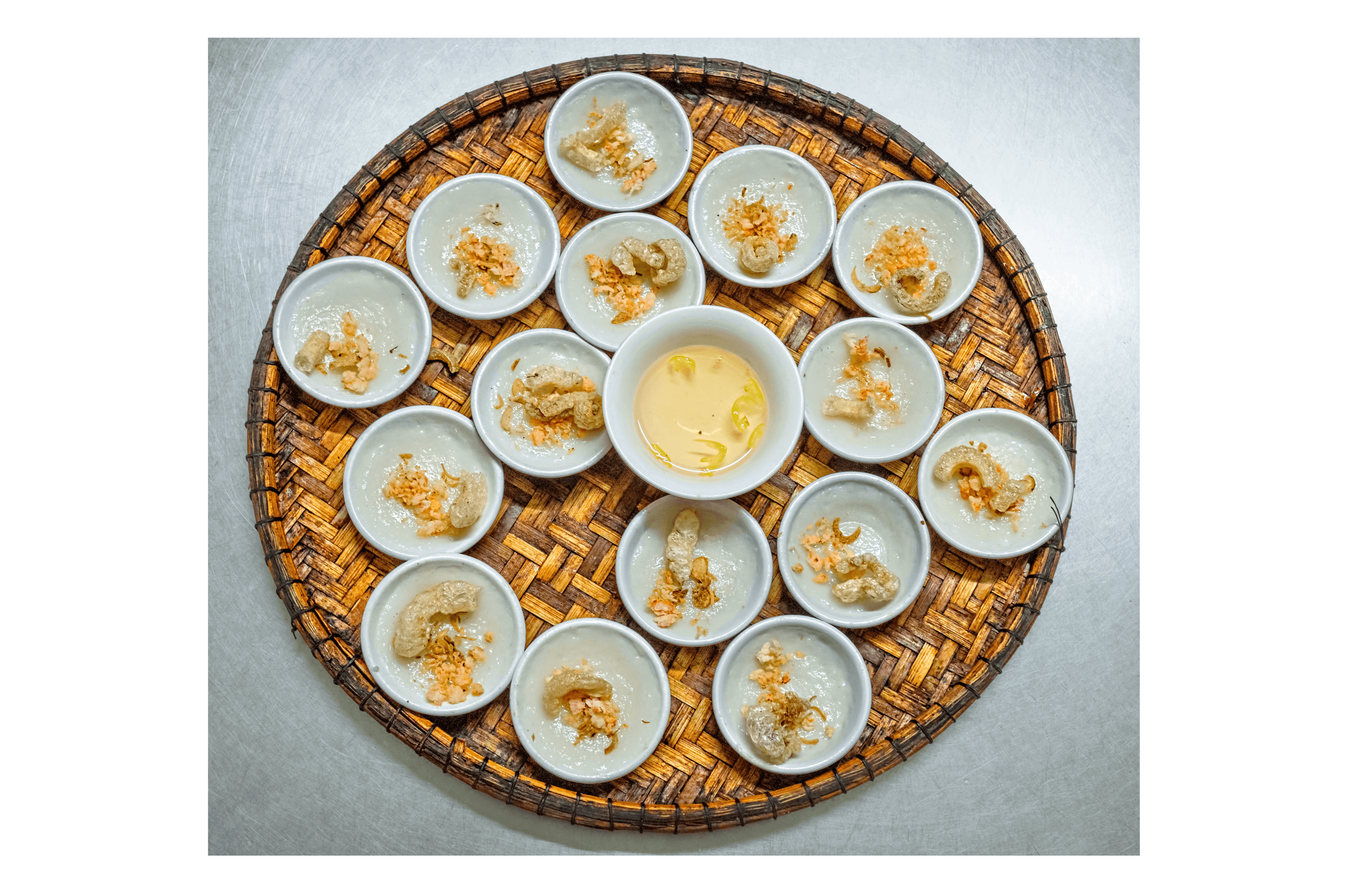 ENJOY HUE NIGHT CUISINE BY CYCLO