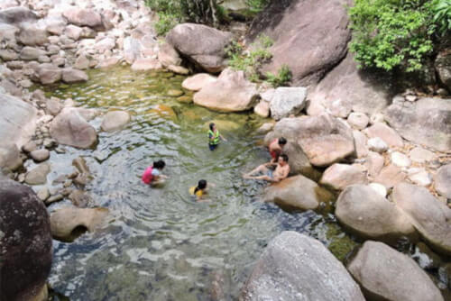 Kỳ thú ở Khe Lim