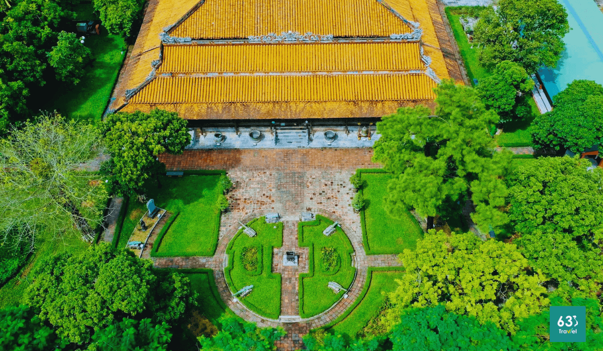 Chiêm ngưỡng cổ vật cung đình trong bảo tàng 100 năm tuổi xứ Huế