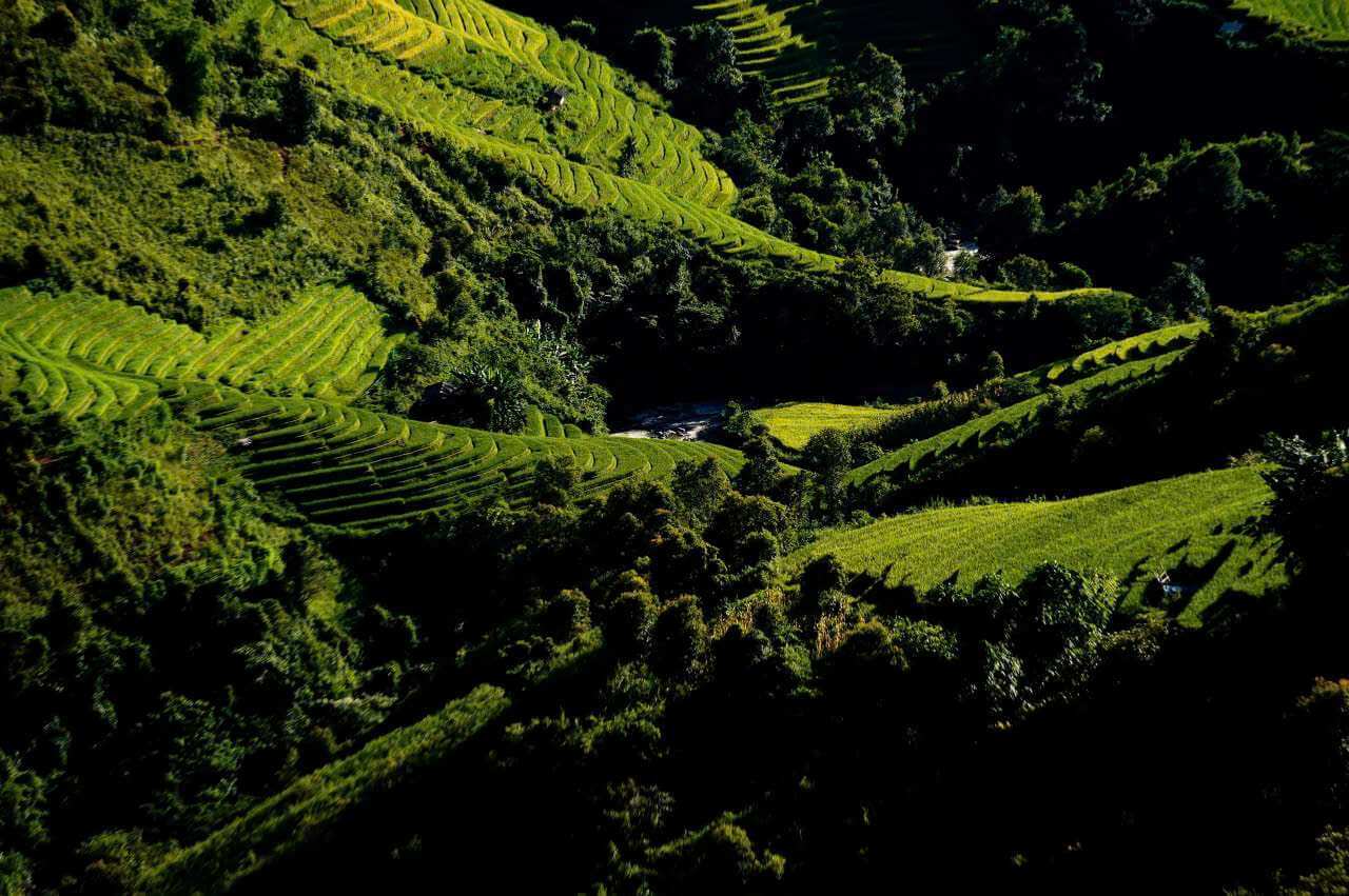 Bức tranh thiên nhiên kỳ vĩ ít bàn chân du khách ở Xím Vàng.