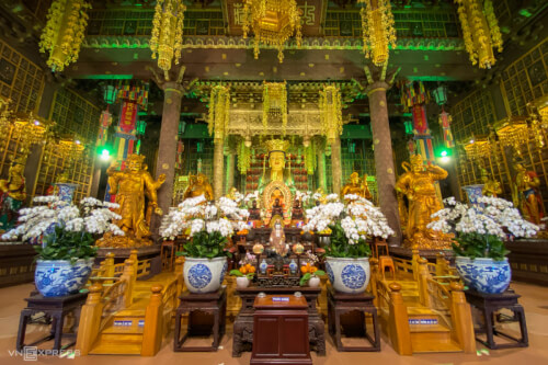 ミン タン パゴダ - プレイク シティの中心部にあるユニークな複合建築物