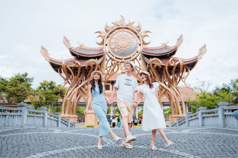 Experience Ba Na Hills Golden Bridge