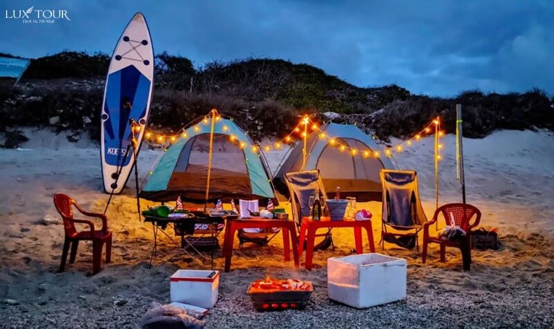 Hòa Quyện Cùng Bầu Trời Rực Rỡ: Chuyến Cắm Trại Độc Đáo Tại Minh Châu – Quan Lạn