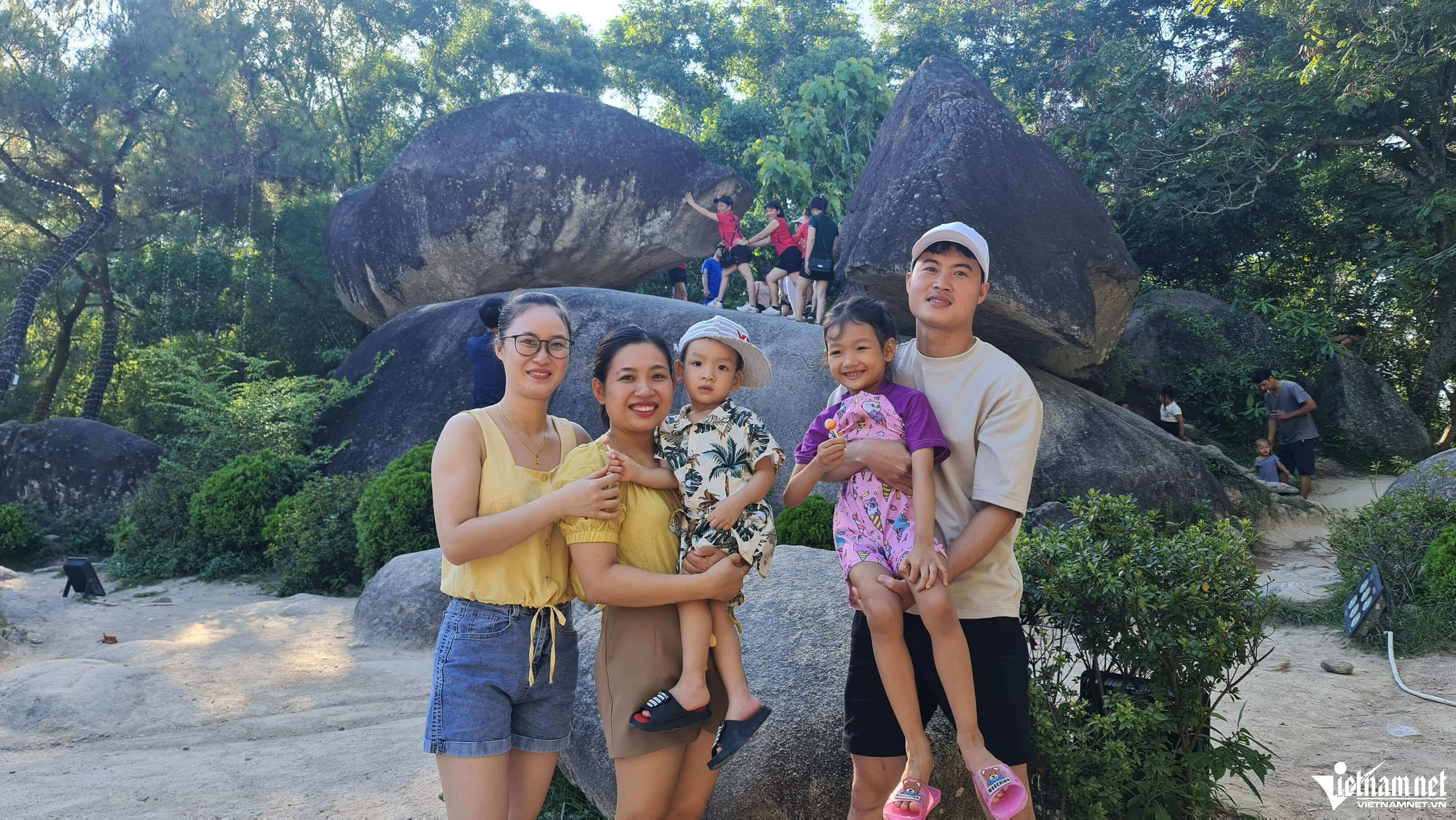 Hòn Trống Mái Sầm Sơn