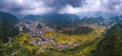 Nủi Quản Bạ ngày nhiều mây