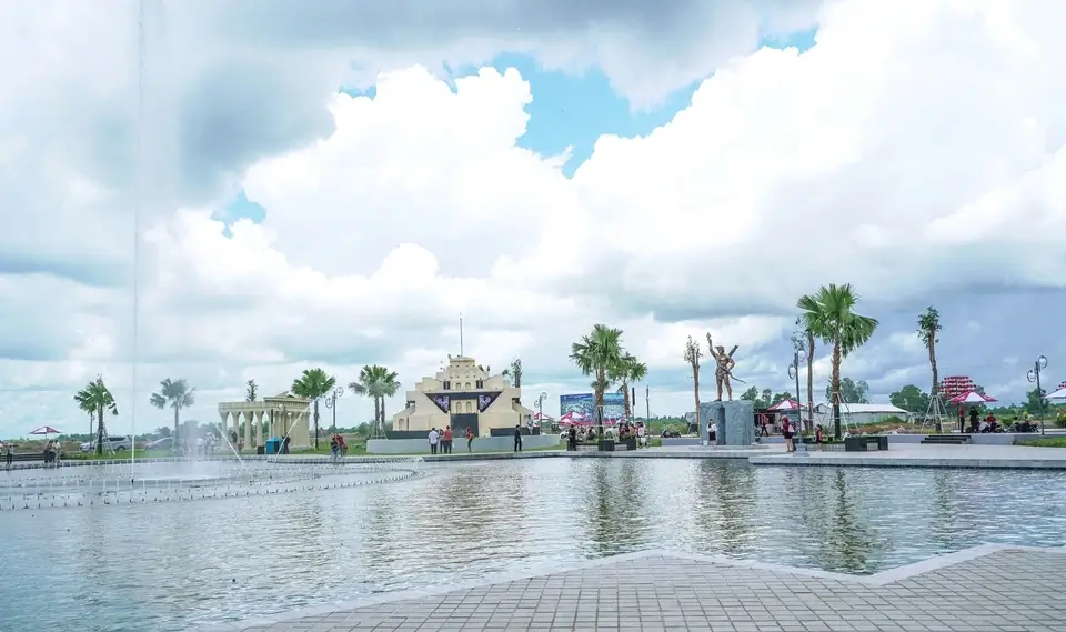 The Miracle Ancient Wonder Light Park