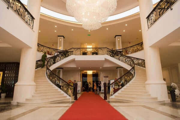 무엉탄 홀리데이 콘 쿠옹 호텔