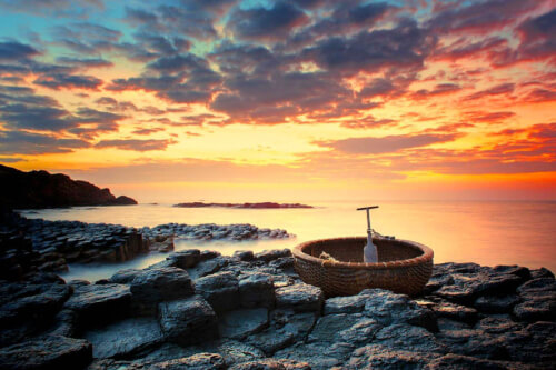 GÀNH ĐÁ ĐĨA- NHÀ THỜ MẰNG LĂNG - HẢI ĐĂNG- VŨNG RÔ- ĐẢO HÒN NƯA