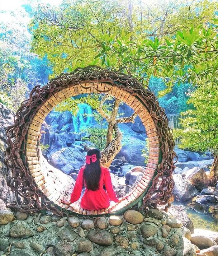 雄大な自然の風景を眺めながらチェックイン