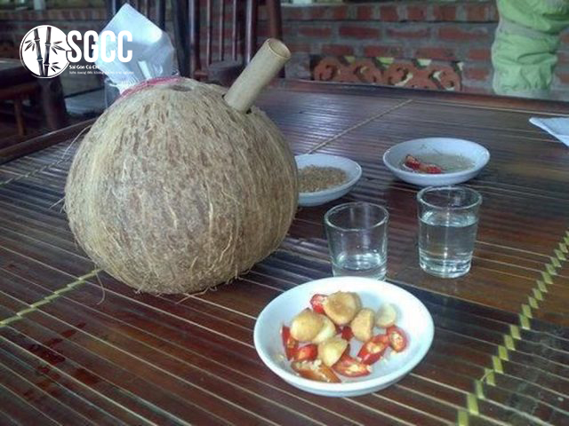 Rượu dừa là đặc sản không nên bỏ qua