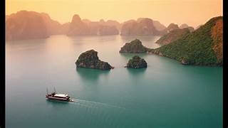 欧米の新聞に掲載された美しい世界自然遺産、ハロン湾をご覧ください