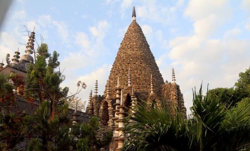 カタツムリの殻で作られた「ユニークな」寺院はベトナムで有名