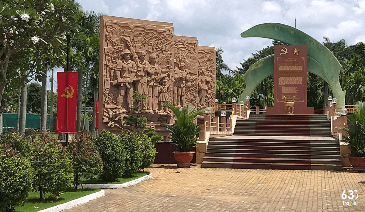 Khu tưởng niệm Vườn Cau Đỏ