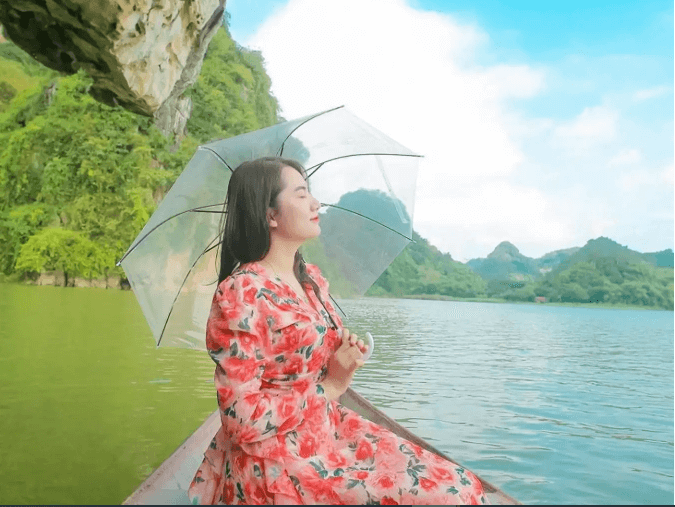 Na Hang tourist area