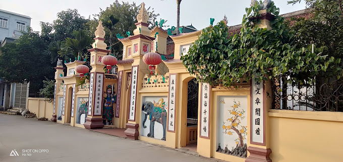 グエン・トライ寺院。