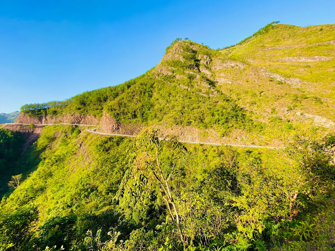 Sống lưng khủng long cột mốc 1305 - Bình Liêu Quảng Ninh