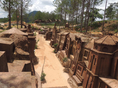 Đường Hầm Điêu Khắc Đà Lạt