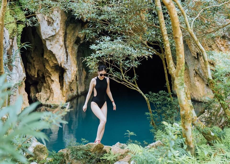 Sinh Ton Valley - Thuy Cung 동굴