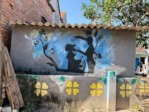 Làng bích họa Tam Thanh - tranh tường đẹp một cách bình dị , gần gũi