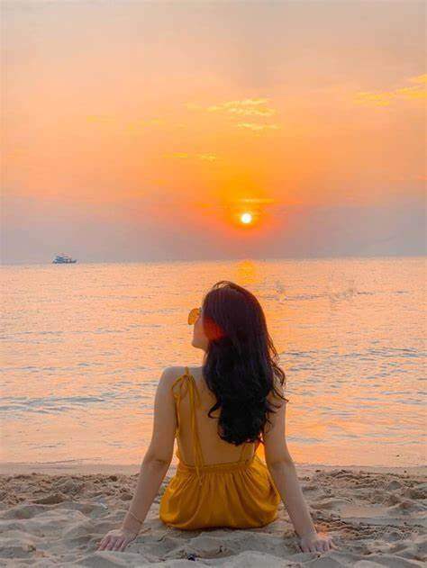 Bình minh trên bãi biển Hà My