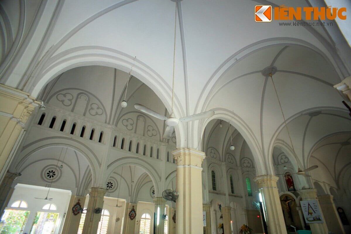 ホーチミン市で最も古い 300 年前の教会を探索する