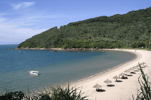 クアンガイを訪れると、手付かずのビーチが恋に落ちる