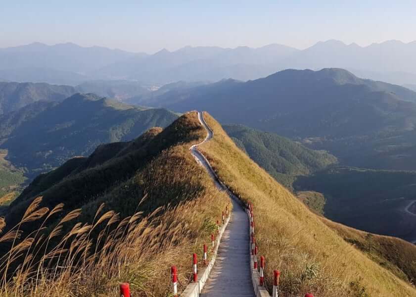 Sống lưng khủng long cột mốc 1305 - Bình Liêu Quảng Ninh