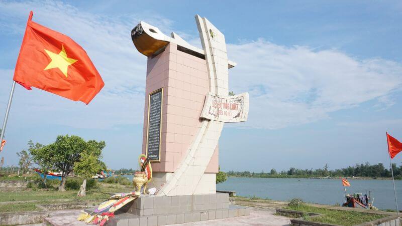 Di Tích Bến Đò Tùng Luật( Bến đò B)