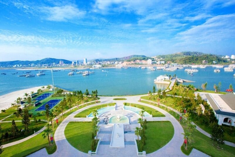 レウ島を訪れて景色を鑑賞