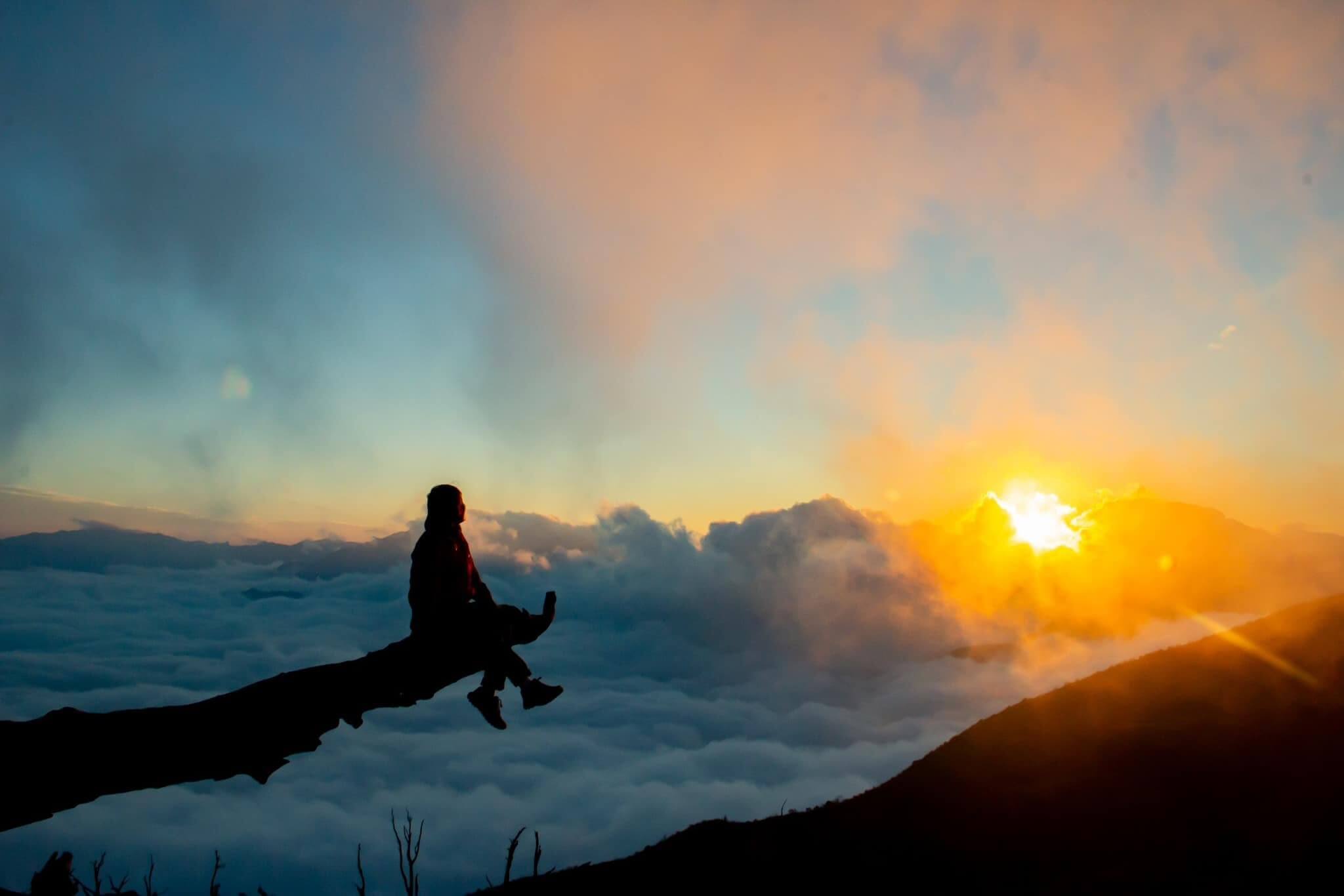 ラオス・タンを征服し、美しい雲を狩る