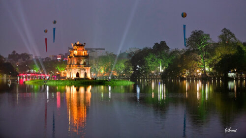 夜の剣湖の美しさ