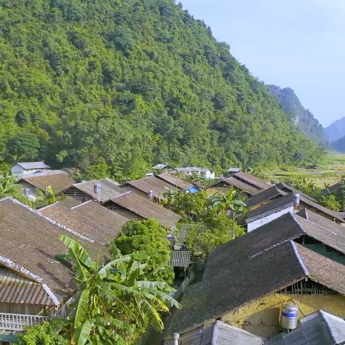 Làng rèn Phúc Sen .