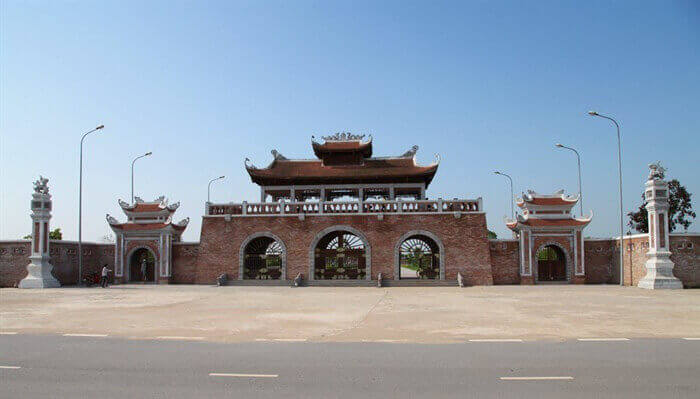 3 トラン王の墓 (特別国定記念物)