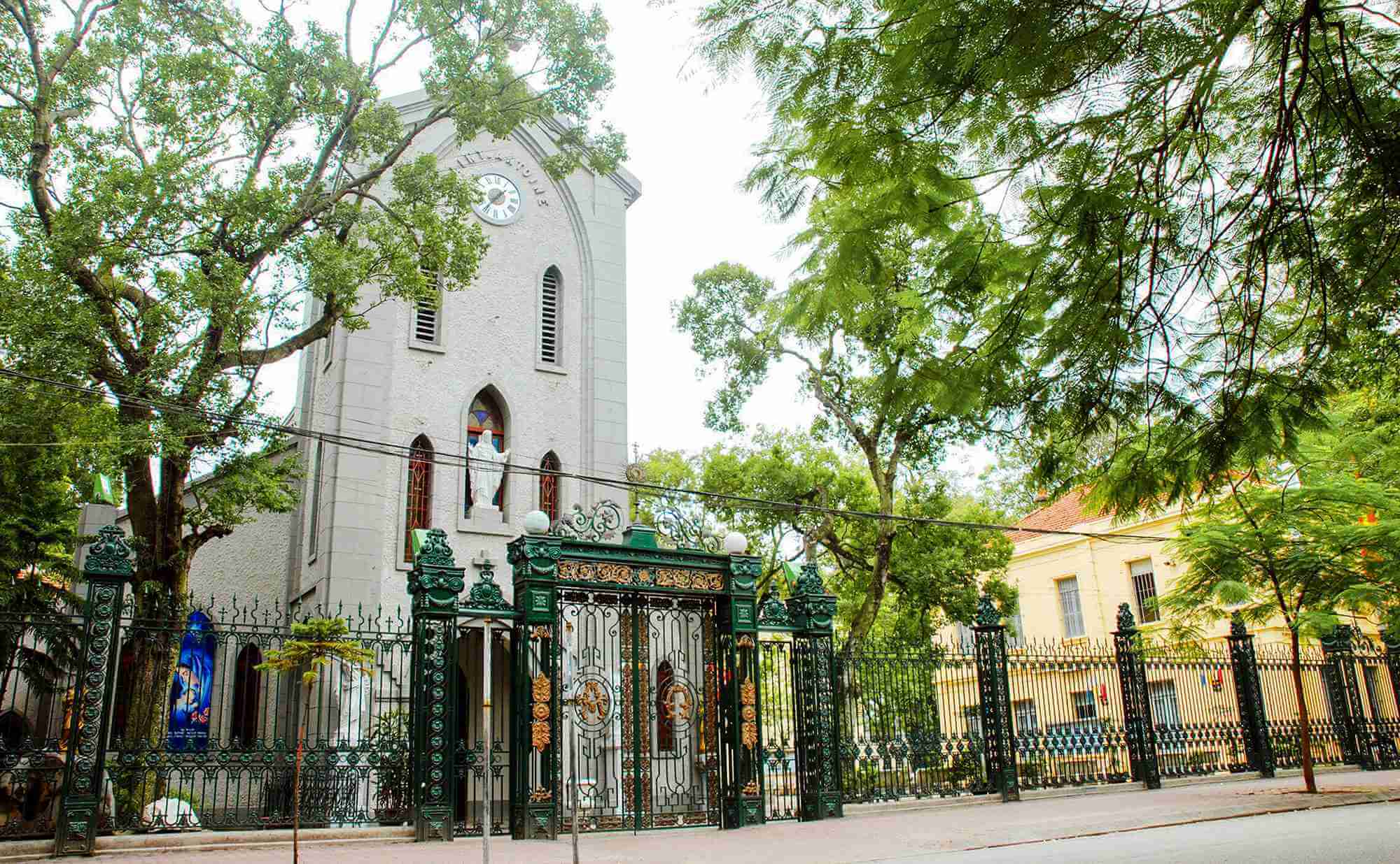 Nhà Thờ Hàm Long