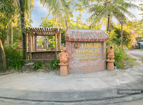 Làng gốm Thanh Hà - cảm nhận nét đẹp từ đôi bàn tay