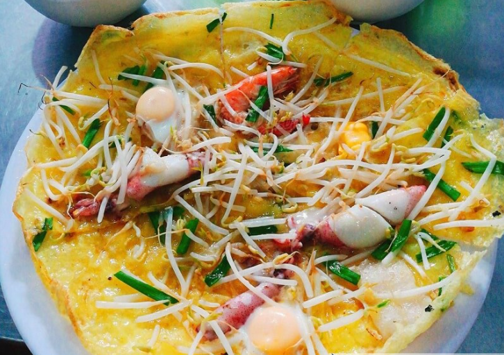 서양식 해산물 팬케이크.