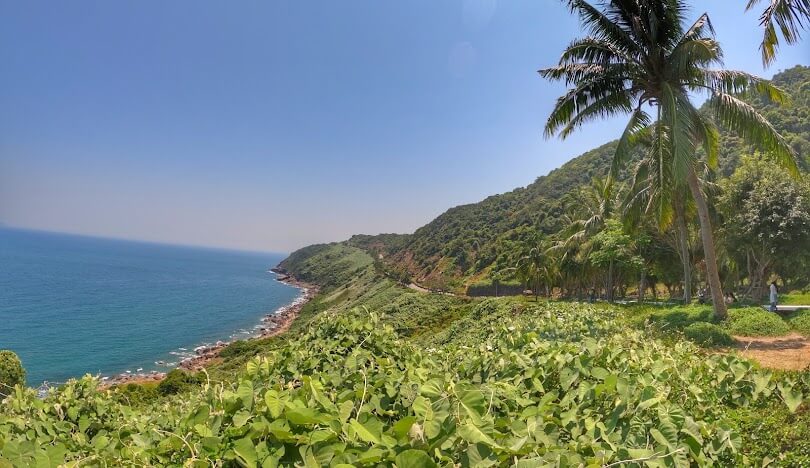 EXPLORE MARBLE MOUNTAIN AND SON TRA MONKEY MOUNTAIN