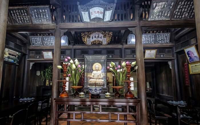 안 히엔(An Hien) 정원 주택은 귀족 주택 건축 양식으로 지어진 135m2의 면적을 가지고 있습니다.