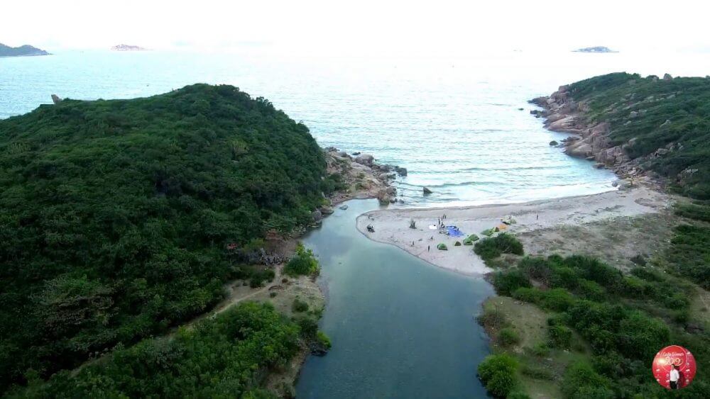 닌 투언 담수 해변