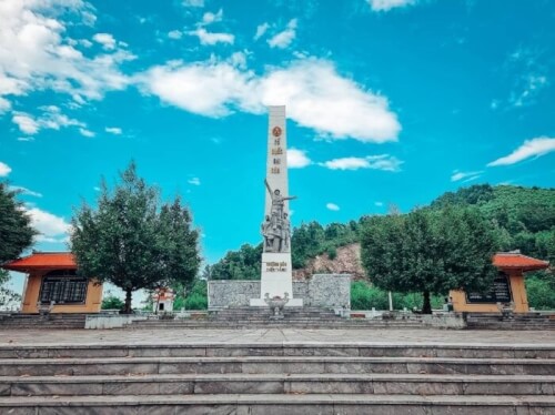 チュオンボン歴史遺跡 - ベトナム国家の歴史的価値を教育する赤い住所