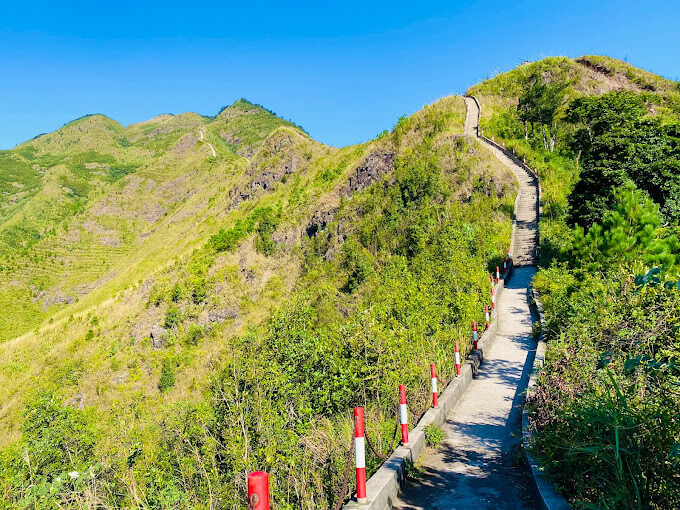 Sống lưng khủng long cột mốc 1305 - Bình Liêu Quảng Ninh