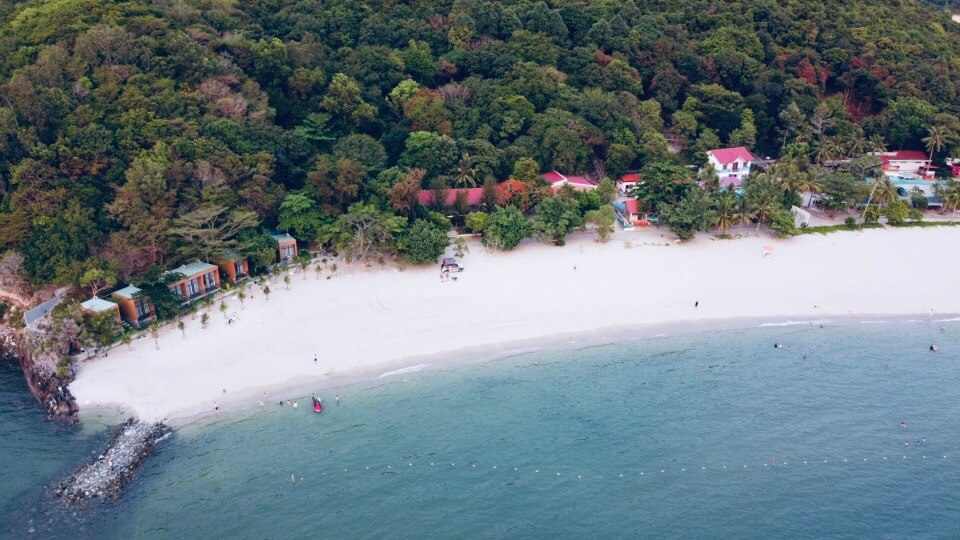 ムイナイは、キエンザン省ハティエン市パオダイ区のタイ湾にある美しいビーチです。