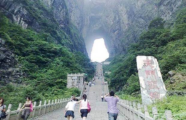 Đường lên Cổng Trời