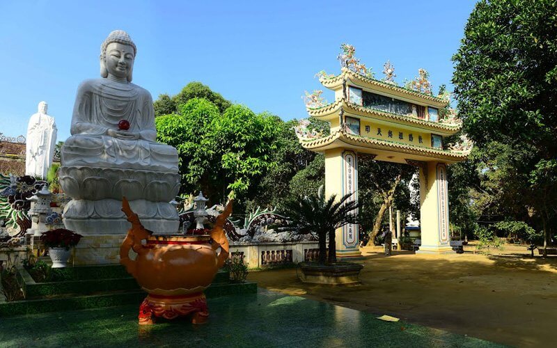 クアンガイのティエンアン寺の一角