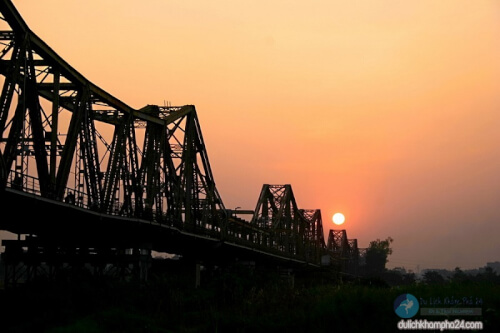 Day 1 (November 22): CAM RANH-INCHEON (Sleep on the plane)