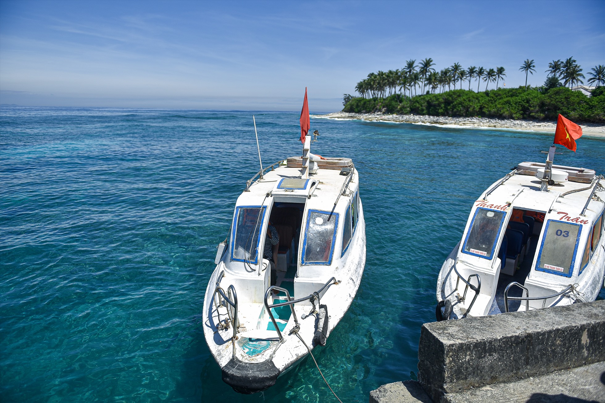 ビーリーソン島へのカヌーは毎日のスケジュールに従って運航されています