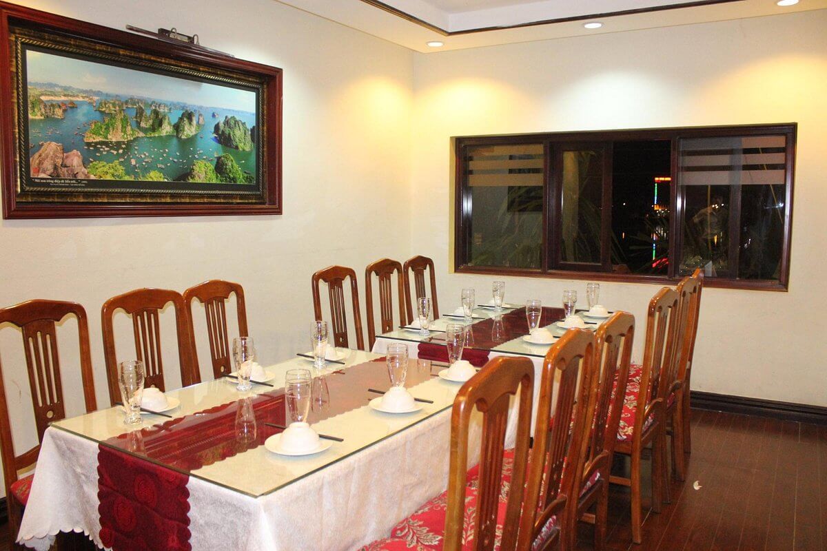 Hoang Quan 레스토랑 - 하롱