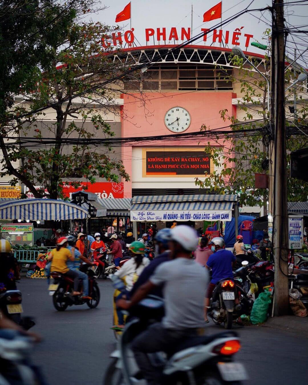 Experience Phan Thiet’s Coastal Culture Through Its 3 Famous Markets